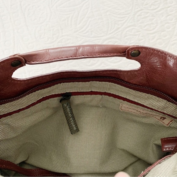 Aunts & Uncles Mrs. Muffin Shoulder Bag - Picture 9 of 12